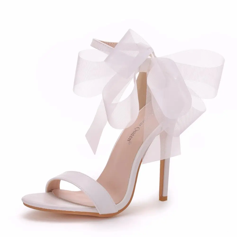 White heels with bows